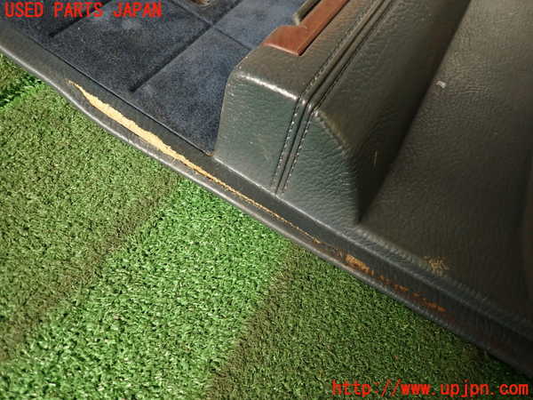 2UPJ-38491294]グロリア ワゴン(WY30)右後ドア内張り (ジャンク品) 中古_m0004.jpg