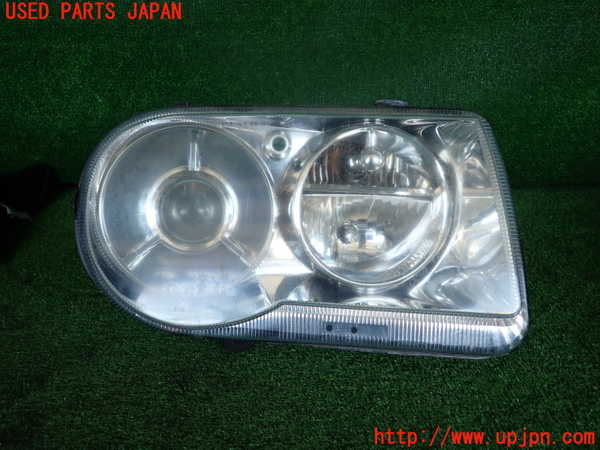 2UPJ-38521130]クライスラー・300C(LX57)右ヘッドライト HID 中古_m0001.jpg