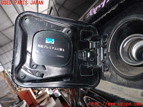 2UPJ-38521690]クライスラー・300C(LX57)フューエルリッド 中古_m0002.jpg