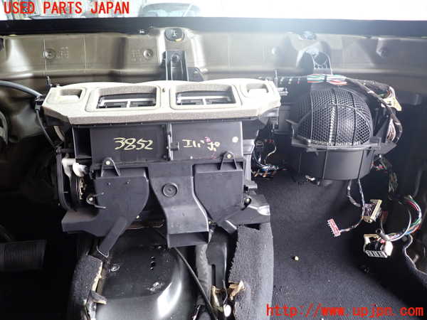 2UPJ-38526081]クライスラー・300C(LX57)エバポレーター1 中古_m0001.jpg