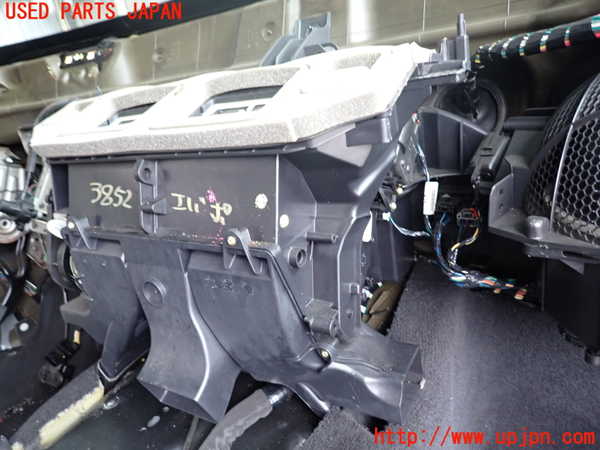 2UPJ-38526081]クライスラー・300C(LX57)エバポレーター1 中古_m0003.jpg