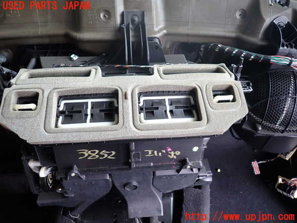 2UPJ-38526081]クライスラー・300C(LX57)エバポレーター1 中古_m0005.jpg