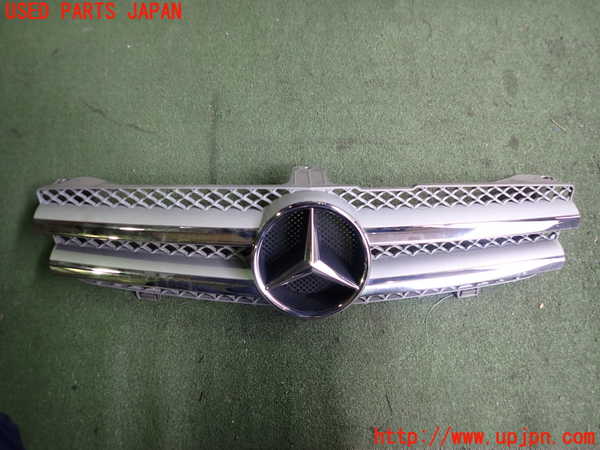 2UPJ-38561050]ベンツ CLS550 C219(219372)ラジエターグリル 中古_m0001.jpg