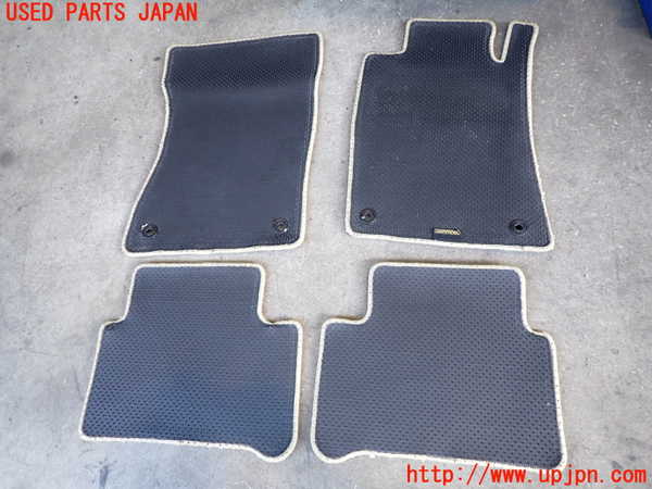 2UPJ-38567800]ベンツ CLS550 C219(219372)フロアマット 中古_m0004.jpg