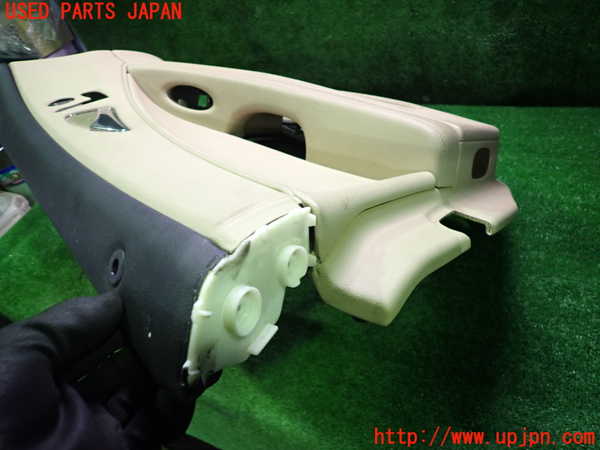 2UPJ-38561264]ベンツ CLS550 C219(219372)左前ドア内張り ジャンク_m0003.jpg