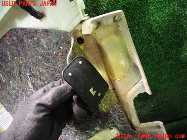 2UPJ-38561264]ベンツ CLS550 C219(219372)左前ドア内張り ジャンク_m0005.jpg