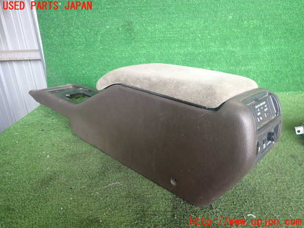 2UPJ-38577540]クラウン 4ドア ハードトップ(MS135)センターコンソール 中古_m0002.jpg