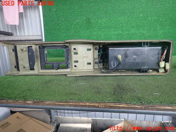 2UPJ-38577540]クラウン 4ドア ハードトップ(MS135)センターコンソール 中古_m0005.jpg