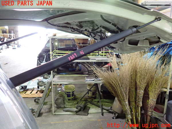 1UPJ-38591584]セレナ Sハイブリッド(HFC26)リアゲートダンパー 中古_m0002.jpg