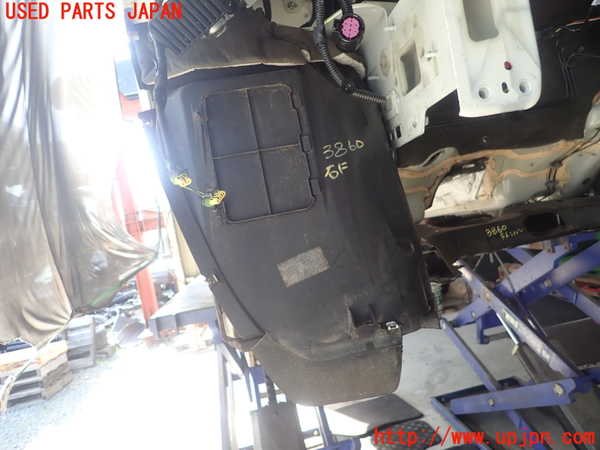 1UPJ-38601090]ジープ・レネゲード(BV13PM)右前フェンダーライナー 中古_m0001.jpg