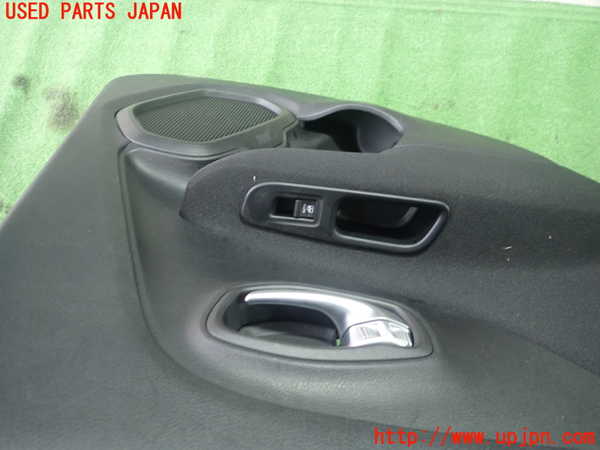1UPJ-38601324]ジープ・レネゲード(BV13PM)左後ドア内張り 中古_m0002.jpg