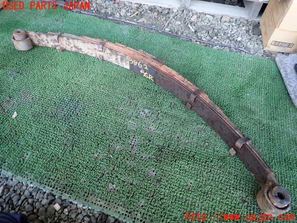 1UPJ-38625100]ランクル60系(HJ61V(改))右リアスプリング (リーフスプリング) 中古_m0001.jpg