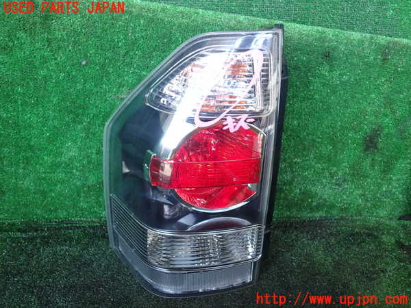 1UPJ-38631536]パジェロ(V88W)左テールランプ 中古_m0001.jpg