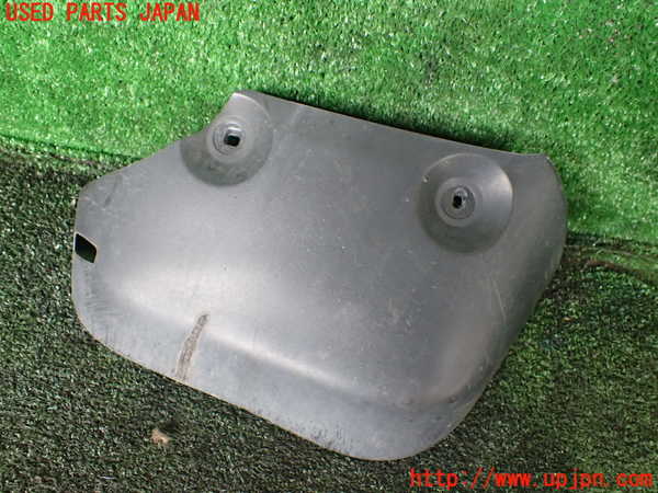 1UPJ-38631454]パジェロ(V88W)右リアマッドガード(泥除け) 中古_m0002.jpg