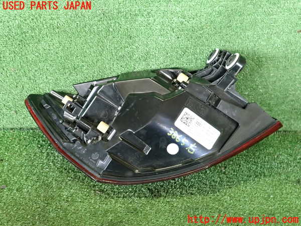 2UPJ-38651530]アウディ・A3 スポーツバック(GYDLA)右テールランプ 中古_m0003.jpg