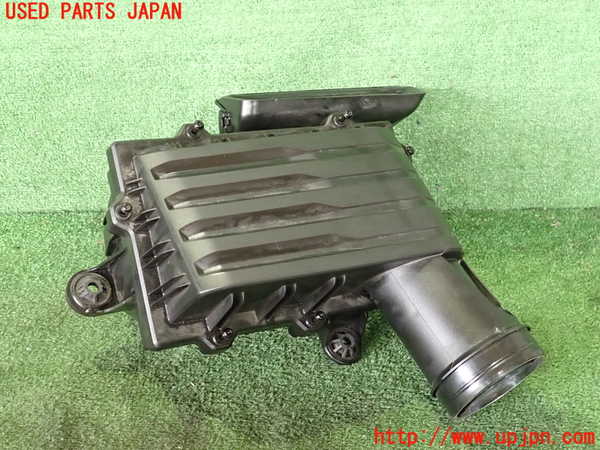 2UPJ-38652560]アウディ・A3 スポーツバック(GYDLA)エアクリーナーボックス 中古_m0001.jpg