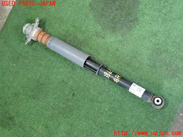 2UPJ-38655070]アウディ・A3 スポーツバック(GYDLA)右リアショックアブソーバー 中古_m0001.jpg