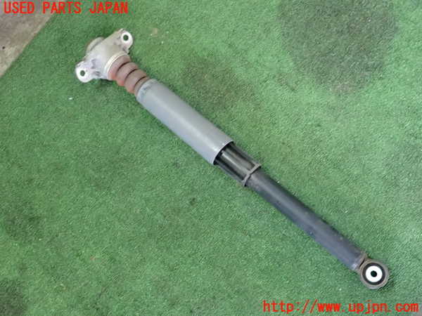 2UPJ-38655070]アウディ・A3 スポーツバック(GYDLA)右リアショックアブソーバー 中古_m0002.jpg