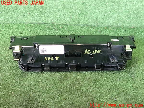 2UPJ-38656066]アウディ・A3 スポーツバック(GYDLA)エアコンスイッチ1 中古_m0002.jpg