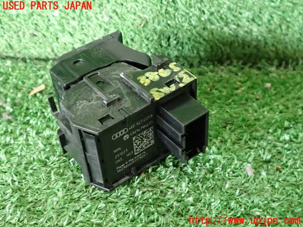 2UPJ-38656307]アウディ・A3 スポーツバック(GYDLA)スイッチ2(電動パーキング) 中古_m0002.jpg