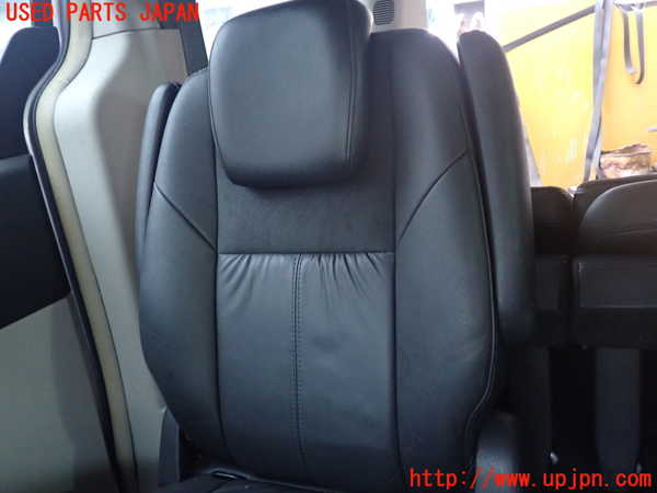 1UPJ-38667145]クライスラー・グランドボイジャー(RT38)右2列目シート 中古_m0002.jpg