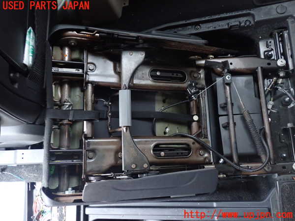 1UPJ-38667145]クライスラー・グランドボイジャー(RT38)右2列目シート 中古_m0005.jpg