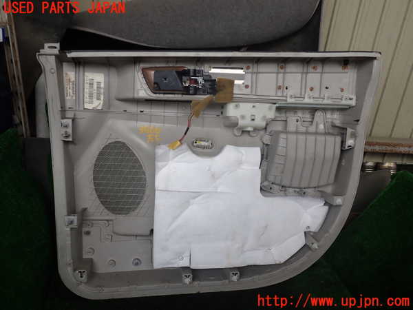 1UPJ-38661264]クライスラー・グランドボイジャー(RT38)左前ドア内張り 中古_m0004.jpg