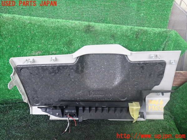 1UPJ-38667691]クライスラー・グランドボイジャー(RT38)内装トリム類1 中古_m0002.jpg