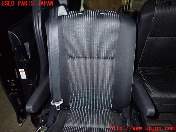 1UPJ-38687145]ヴォクシー(ノア)(ZRR80W)右2列目シート 中古_m0002.jpg