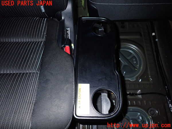 1UPJ-38687145]ヴォクシー(ノア)(ZRR80W)右2列目シート 中古_m0004.jpg