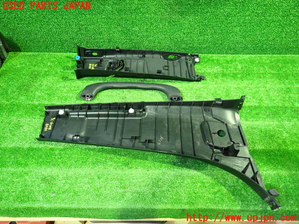 1UPJ-38687670]ヴォクシー(ノア)(ZRR80W)左センターピラートリム 中古_m0002.jpg