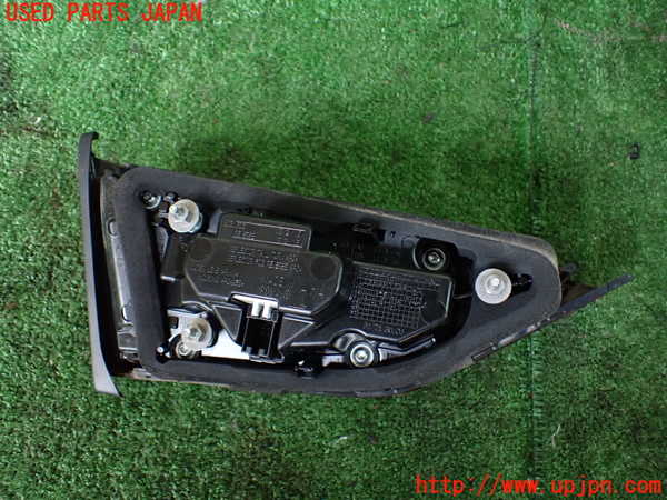 1UPJ-38691550]アウディ・S3 セダン(8VDJHL)右リアフィニッシャー 中古_m0002.jpg