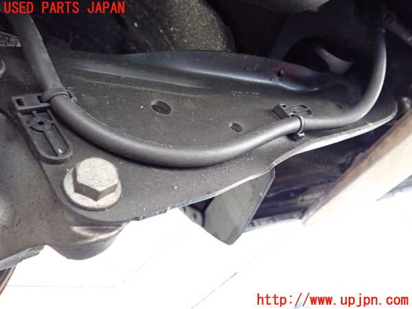 1UPJ-38694305]アウディ・S3 セダン(8VDJHL)左リアナックルハブ 中古_m0003.jpg