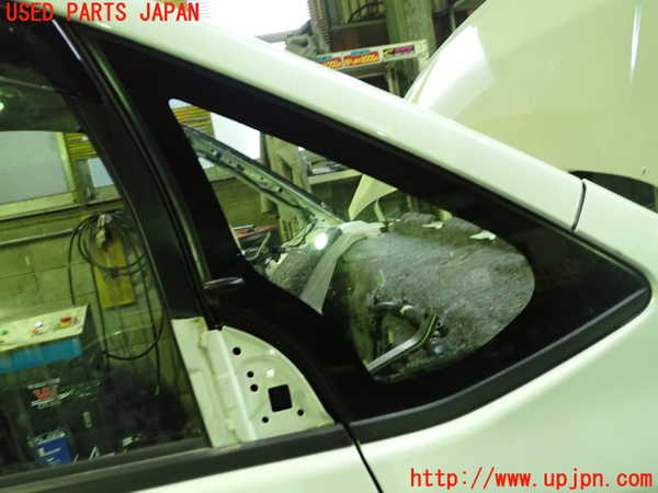 1UPJ-38721200]ヴォクシー(ノア)(ZRR80G)右フロント三角窓ガラス 中古 AGC M2H3 43R-00122_m0001.jpg