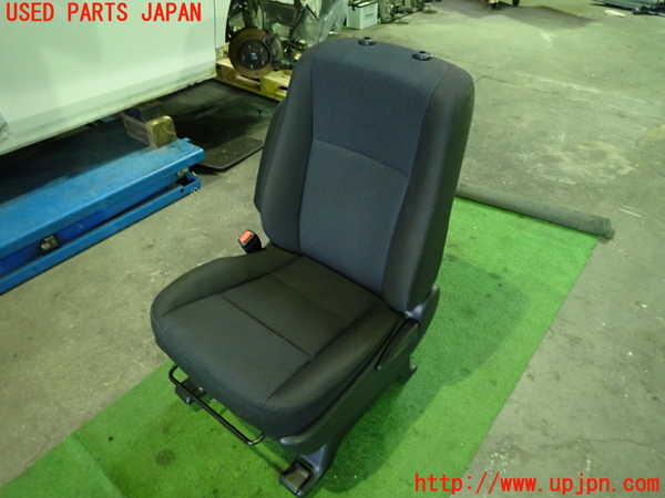 1UPJ-38727065]ヴォクシー(ノア)(ZRR80G)助手席シート 中古_m0001.jpg