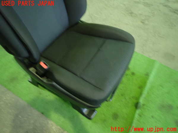 1UPJ-38727065]ヴォクシー(ノア)(ZRR80G)助手席シート 中古_m0003.jpg