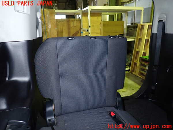 1UPJ-38727235]ヴォクシー(ノア)(ZRR80G)右3列目シート 中古_m0002.jpg