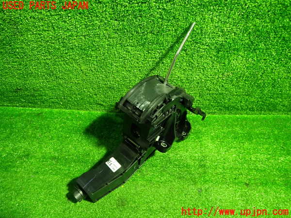 1UPJ-38727555]ヴォクシー(ノア)(ZRR80G)ATシフトレバー 中古_m0001.jpg
