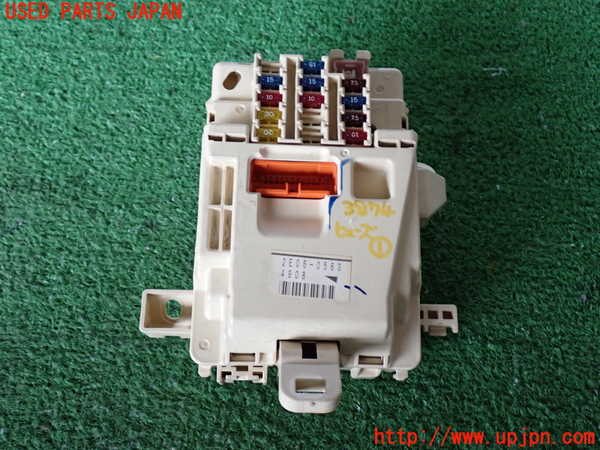2UPJ-38746741]ハイラックスサーフ(RZN185W)ヒューズボックス1 中古_m0002.jpg