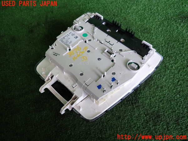 2UPJ-38766411]ベンツ E220 d(BlueTEC) ステーションワゴン S212(212201C)ルームランプ1(1列目真中) 中古_m0002.jpg