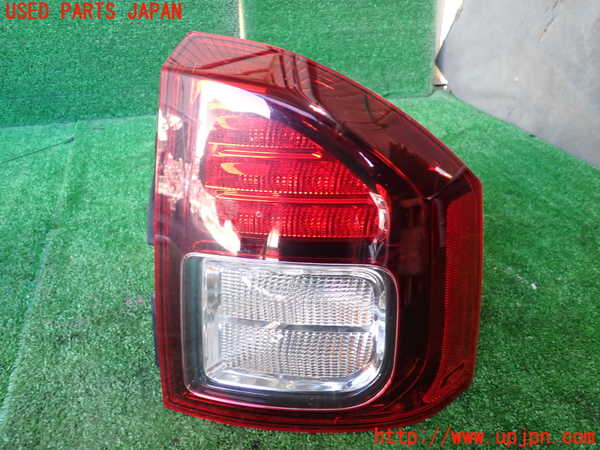 1UPJ-38891530]ジープ・コンパス(MK4924)右テールランプ 中古_m0001.jpg