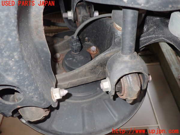 1UPJ-38924305]レクサス・ES300h(AXZH11)左リアナックルハブ 中古_m0002.jpg