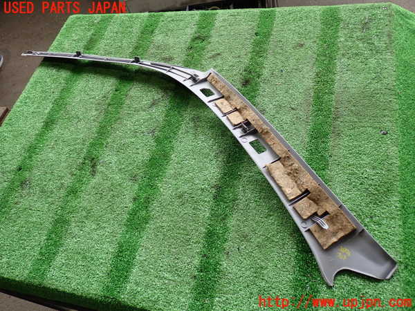 2UPJ-38967655]ハイラックスサーフ(RZN185W)右フロントピラートリム 中古_m0004.jpg