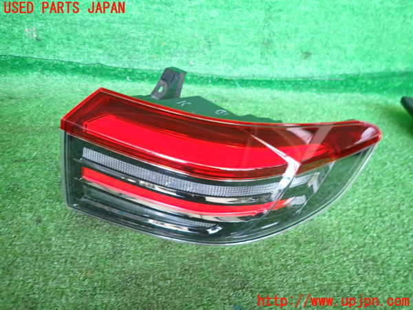 2UPJ-39001530]ヴェゼル ハイブリッド(e：HEV)(RV5)右テールランプ 中古_m0001.jpg