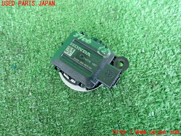 2UPJ-39006412]ヴェゼル ハイブリッド(e：HEV)(RV5)ルームランプ2(2列目右) 中古_m0002.jpg