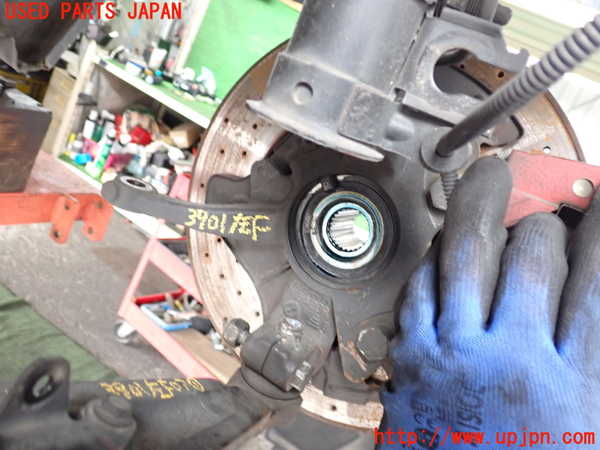 2UPJ-39014295]アバルト・595(312142)左フロントナックルハブ 中古_m0001.jpg