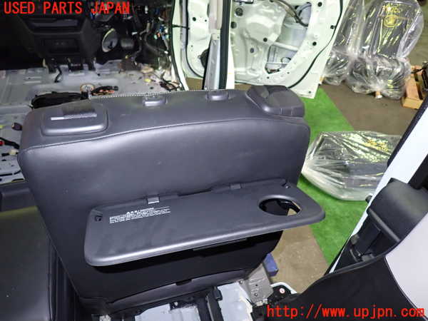 1UPJ-39067145]セレナ e-POWER(GFC28)右2列目シート 中古_m0005.jpg