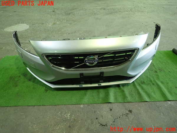 1UPJ-39111010]ボルボ・V40(MB4164T)フロントバンパー 中古_m0001.jpg