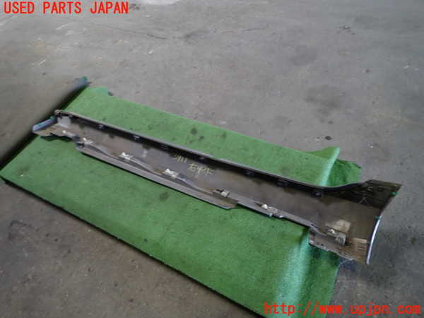 1UPJ-39111390]ボルボ・V40(MB4164T)右サイドステップ 中古_m0005.jpg