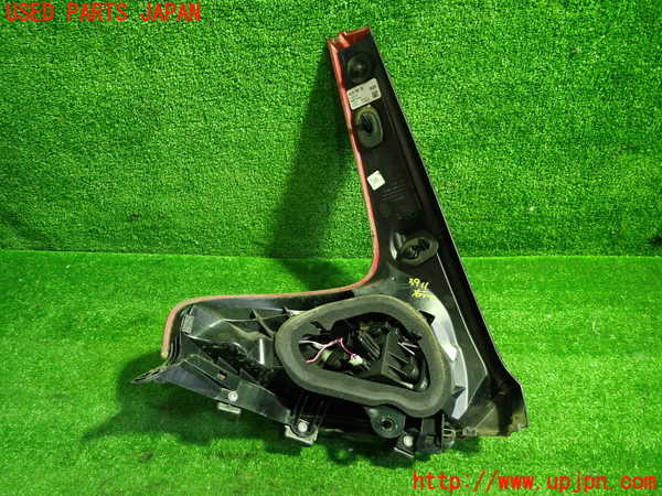 1UPJ-39111530]ボルボ・V40(MB4164T)右テールランプ 中古_m0004.jpg